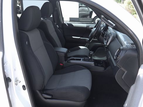 Used 2021 Toyota Tacoma TRD Off-Road w/ Technology Package image 35