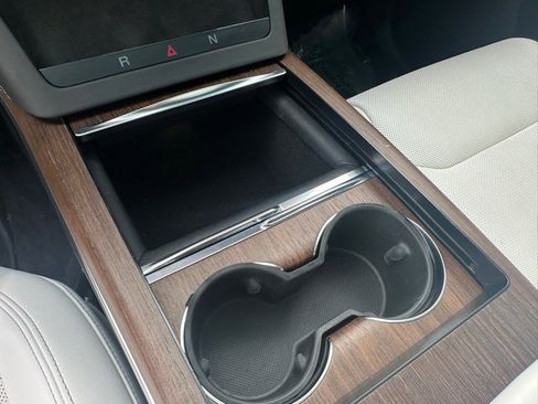 Used 2022 Tesla Model X image 27