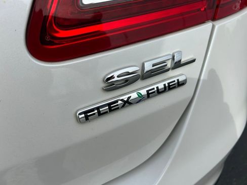 Used 2014 Ford Taurus SEL w/ Equipment Group 201A image 6