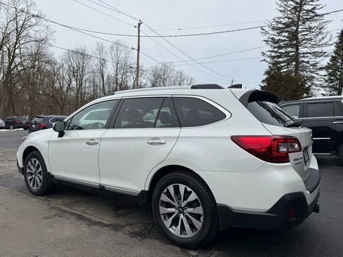 Used 2018 Subaru Outback 3.6R Touring w/ Popular Package #3 image 4