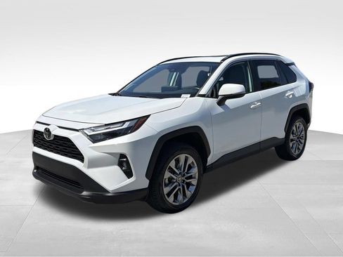 Used 2023 Toyota RAV4 XLE Premium FWD image 7
