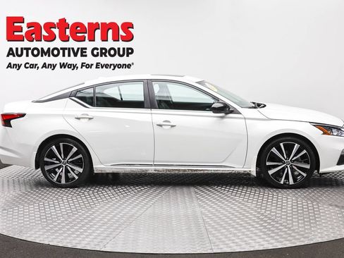 Used 2022 Nissan Altima 2.0 SR FWD image 4