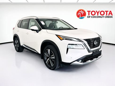Used 2022 Nissan Rogue Platinum w/ Head-Up Display Package AWD/4WD image 1