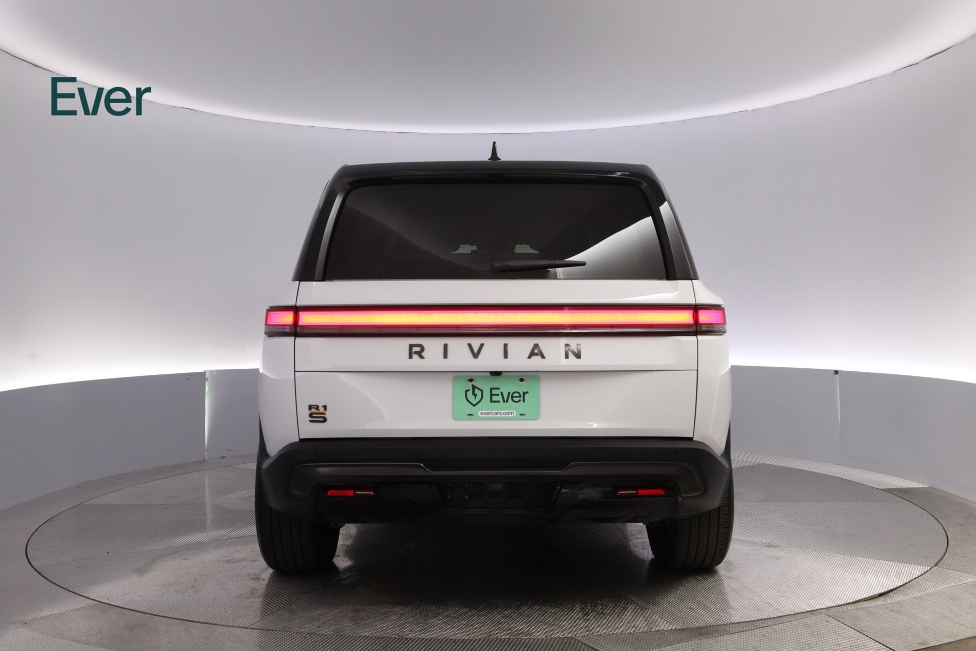 Used 2025 Rivian R1S Premium Dual AWD/4WD image 15