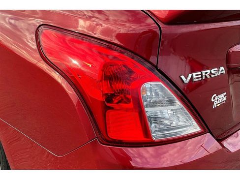 Used 2019 Nissan Versa SV image 21