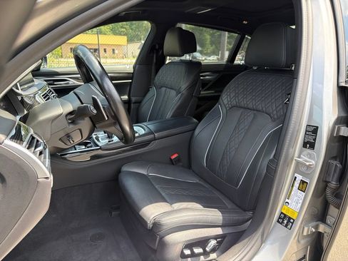 Used 2022 BMW 750i xDrive w/ Executive Package AWD/4WD image 21