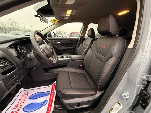 Certified 2025 Nissan Rogue SV image 13