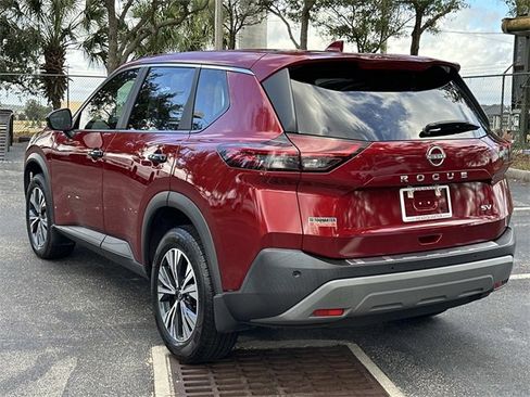 Used 2023 Nissan Rogue SV image 5
