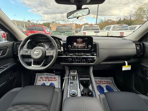 New 2025 Nissan Pathfinder SV image 22
