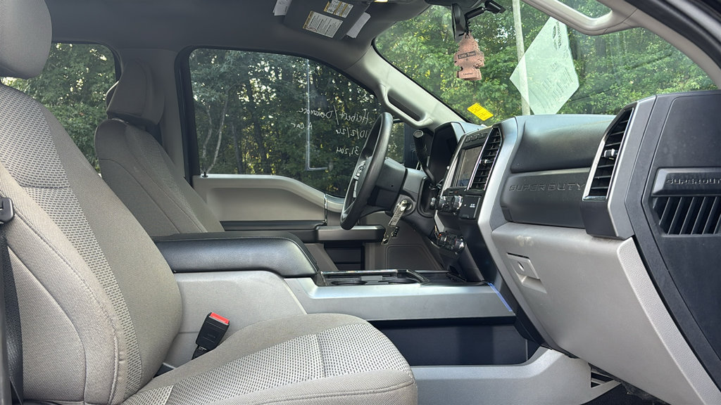Used 2022 Ford F250 XLT w/ Black Appearance Package AWD/4WD image 12
