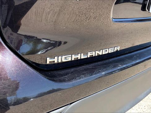 Used 2022 Toyota Highlander XLE image 46