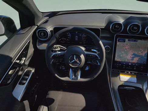 Used 2026 Mercedes-Benz GLC 43 AMG 4MATIC image 11