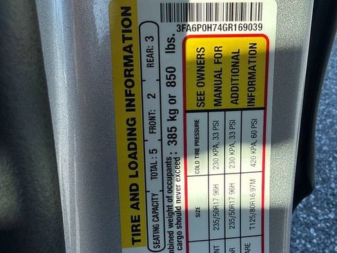Used 2016 Ford Fusion SE FWD image 24