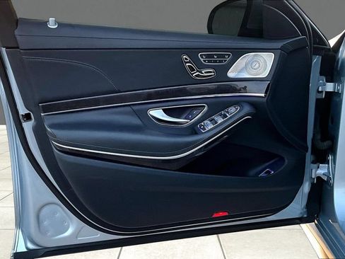 Used 2015 Mercedes-Benz S 63 AMG 4MATIC Sedan w/ Driver Assistance Package image 23