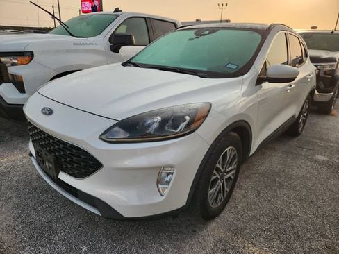 Used 2020 Ford Escape SEL FWD image 3