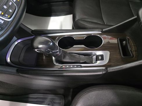 Used 2021 Chevrolet Malibu Premier FWD image 22