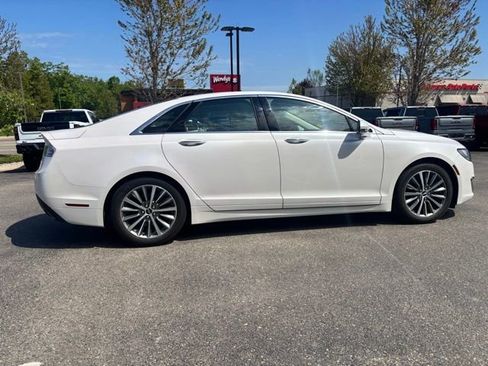 Used 2020 Lincoln MKZ AWD image 4