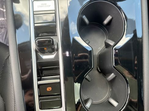 Used 2024 Volkswagen Atlas SE w/ Panoramic Sunroof Package FWD image 40