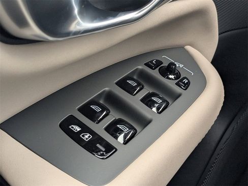 New 2026 Volvo XC90 T8 Ultra w/ Protection Package Premier image 32