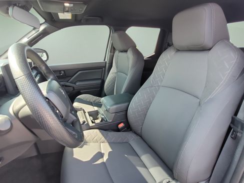 Used 2025 Toyota Tacoma SR AWD/4WD image 26