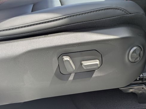 New 2025 Jeep Wrangler Rubicon w/ Technology Group image 37