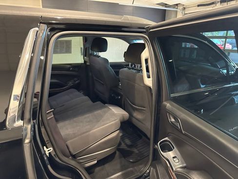 Used 2017 GMC Yukon SLE w/ SLE Value Package AWD/4WD image 15