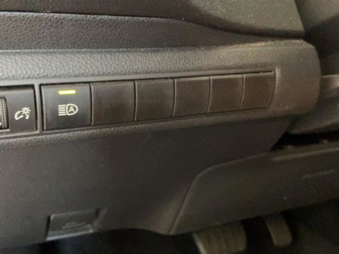 Used 2024 Toyota Corolla LE FWD image 18