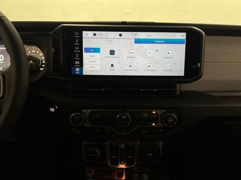 New 2026 Jeep Gladiator Willys AWD/4WD image 20