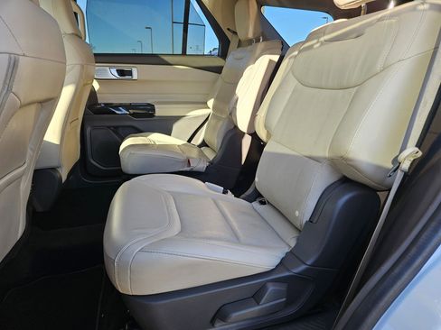 Used 2023 Ford Explorer Platinum w/ Technology Package AWD/4WD image 30