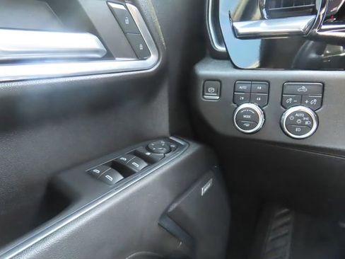 Used 2024 GMC Sierra 1500 Elevation w/ Preferred Package AWD/4WD image 32