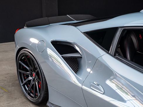 Used 2016 Ferrari 488 GTB RWD image 19