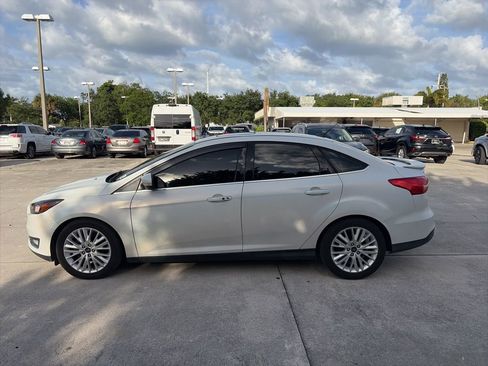 Used 2018 Ford Focus Titanium image 6