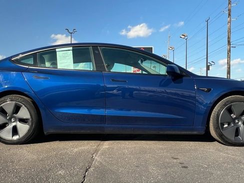 Used 2022 Tesla Model 3 image 9