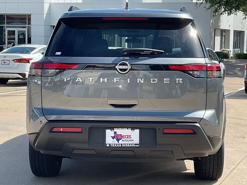Used 2025 Nissan Pathfinder SV FWD image 5