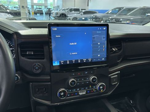 Used 2022 Ford Expedition Max Limited AWD/4WD image 22