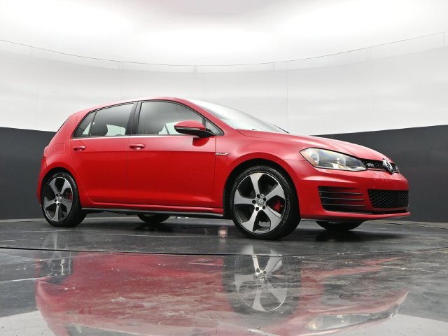 Used 2016 Volkswagen Golf 4-Door FWD image 41