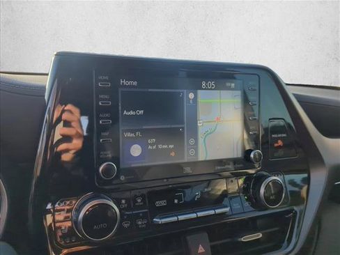 Used 2021 Toyota Highlander Limited image 18