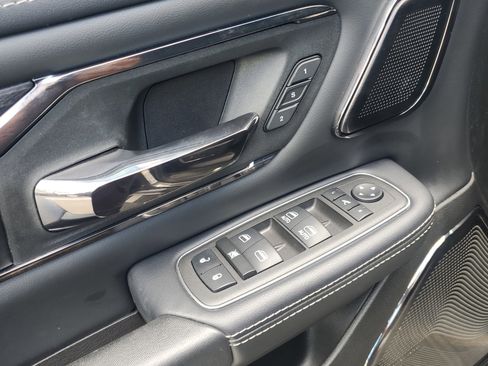 Used 2024 RAM 1500 Limited image 9