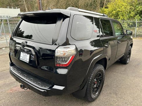 Used 2018 Toyota 4Runner TRD Off-Road Premium AWD/4WD image 5