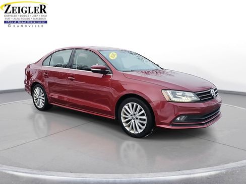 Used 2016 Volkswagen Jetta SEL w/ Lighting Package image 3