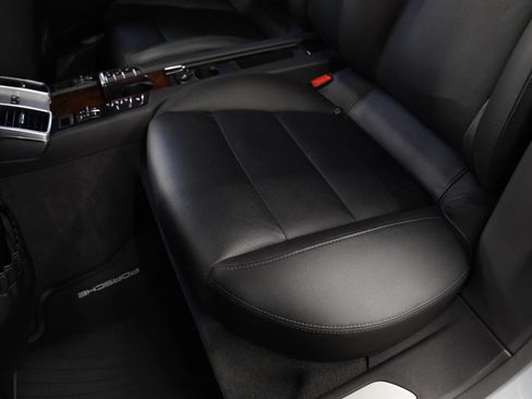 Used 2016 Porsche Panamera image 18
