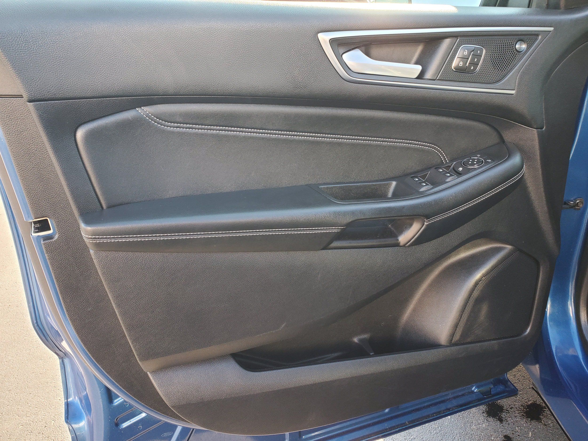 Used 2021 Ford Edge Titanium w/ Cargo Accessory Package AWD/4WD image 10