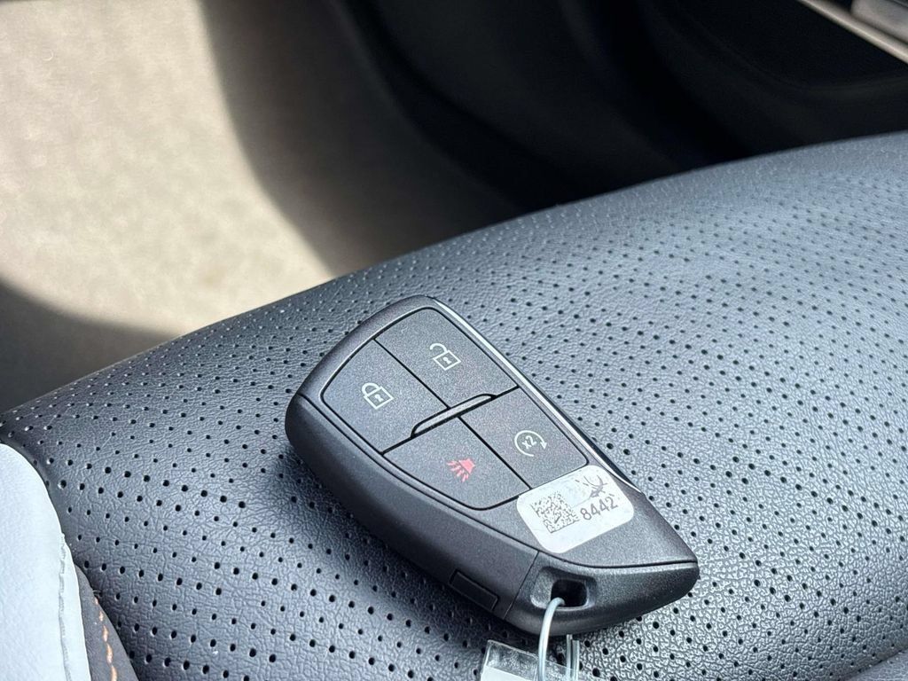 Used 2025 Buick Envision Sport Touring AWD/4WD image 29