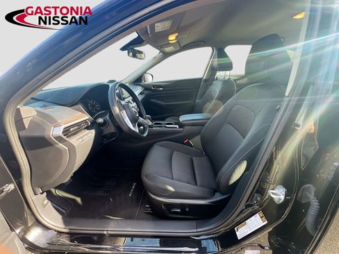 Used 2024 Nissan Altima 2.5 SV image 26