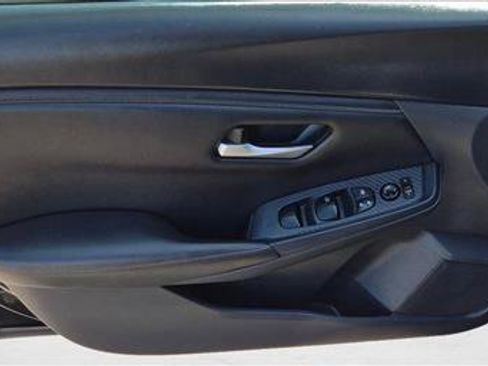 Used 2024 Nissan Sentra SV FWD image 10