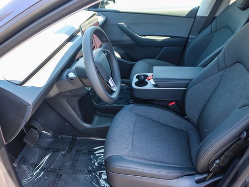 Used 2026 Tesla Model Y 2WD image 18