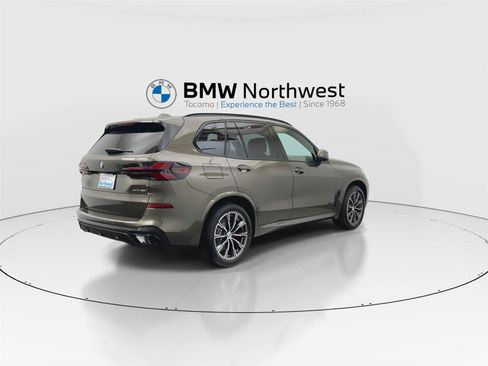New 2026 BMW X5 xDrive40i w/ M Sport Package AWD/4WD image 3