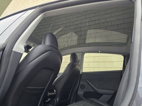 Used 2024 Tesla Model Y Long Range image 36