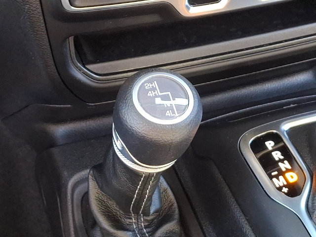 Used 2025 Jeep Gladiator Sport AWD/4WD image 18