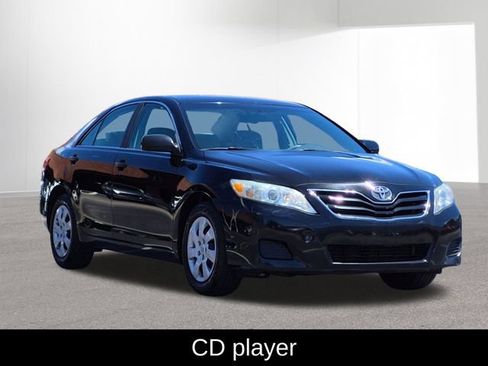 Used 2011 Toyota Camry LE FWD image 3